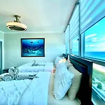 Large Luxurious Direct Ocean Front Penthouse Or Deluxe One Bedroom Ocean Front Condo-Free Parking