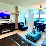Large Luxurious Direct Ocean Front Penthouse Or Deluxe One Bedroom Ocean Front Condo-Free Parking