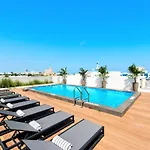 Upsun Hotel & Social Club