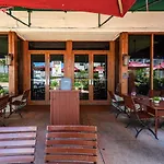 Nobe Suite And Bar