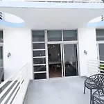 Rooftop-Pool King Bed Suite On Ocean Dr C305