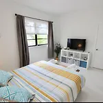 1 Stylish Sobe Condo 1/2 Block From The Beach!!!