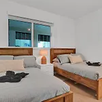 Marina Bay Sunny Isles 1005