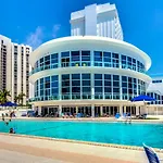 Castle 1118 Studio Bayview Direct Beach Access, Tennis, Pool, Restaurants, Free Parking