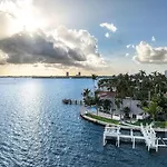 Villa Hashmi Luxury 5Bd & 5Ba Retreat On North Bay Island