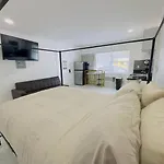 New Mid Miami Beach Apt Free Parking And Beach Access