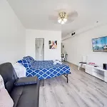 Steps 2 Beach, Ocean Drive Deco Apt W/2 Queen Beds