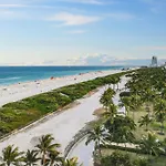Private Ocean Dr Apt W/2 Queen Beds, Steps 2 Beach