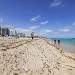 Private Ocean Dr Apt W/2 Queen Beds, Steps 2 Beach