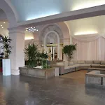 Ocean Front 2 Bedroom And 2 Bathroom Apartment At The Alexander Resort