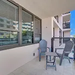 Cozy Beachfront 2 Bdr Miami Beach Condo 406