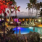 Alexander 1211 Beachfront Condo With Direct Beach Access, 2 Pools, Sauna, Gym