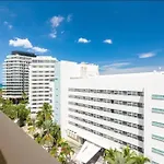 1203- Modern 1Br & 2Ba Apartment With Balcony