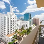 1203- Modern 1Br & 2Ba Apartment With Balcony