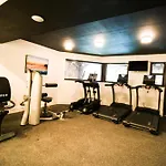 Alexander 511 Beachfront Condo With 2 Pools, Direct Beach Access, Sauna, Tikki Bar