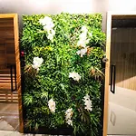 Alexander 511 Beachfront Condo With 2 Pools, Direct Beach Access, Sauna, Tikki Bar