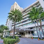 Beautiful Studio In A Seafront Condo