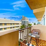 Samira\'S South Beach Paradise