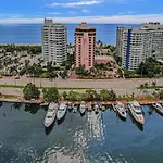 High Floor 2Bd With Beach Service 1608