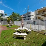 Bellamor Apts At 5Th St Shopping Mall