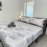 Spacious 2 Bedroom Apartment In Miami Beach