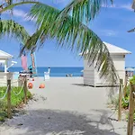 Charming Ocean View Condo Beach Service 806