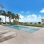 Apt Ocean View With Beach Access L\'Atelier