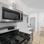 1Br Apt Sleeps 4 Beach Vibes
