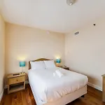 Parisian - Geneva Hotel