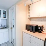 Castle 1733 Ocean View Studio With Direct Beach Access, Pool, Tennis & Free Parking
