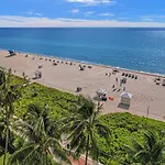 Beachside Condo With Resort Amenities, Including Pools, Gym, And Bathtub 503