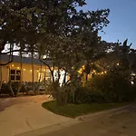 Charming Beach House With Beautiful Garden