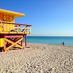 A Block From The Beach- Miami Beach