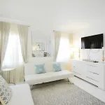 Sunrise Court Apartments