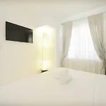 Sunrise Court Apartments