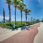 Castle Beach Suites By Vacation Media