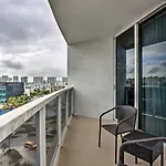 Sunny Isles Beach High Rise With Beach And Pool Access