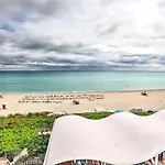 Sunny Isles Beach High Rise With Beach And Pool Access