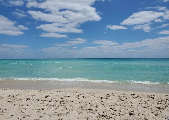Entire Beach Front Condo W/ Pool Amazing View 4Pax