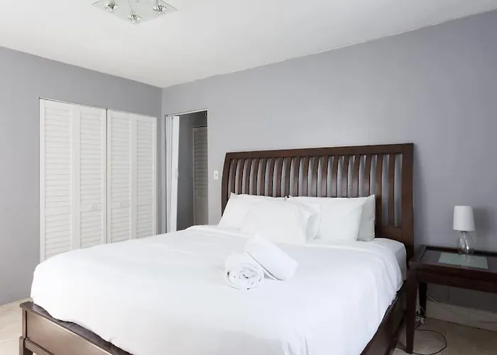 South Beach One Bedroom Condo With Parking Spot