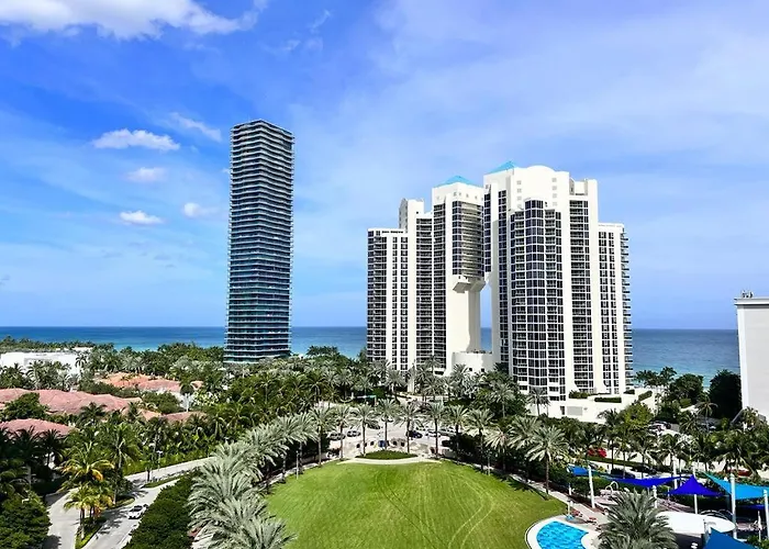 Spacious Apartment Of 2Br - 2Bth Near Of The Beach Great Price