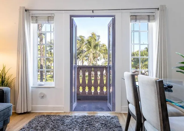 Ocean Drive Apartment W Balcony Walk To The Beach