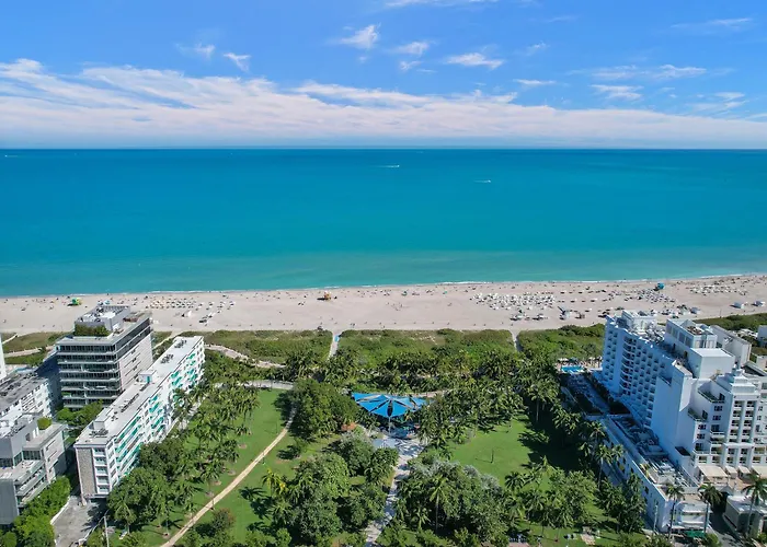 South Beach Haven- Steps To The Beach- 1 King Bedroom 2 Beds 1 Bathroom Apartment