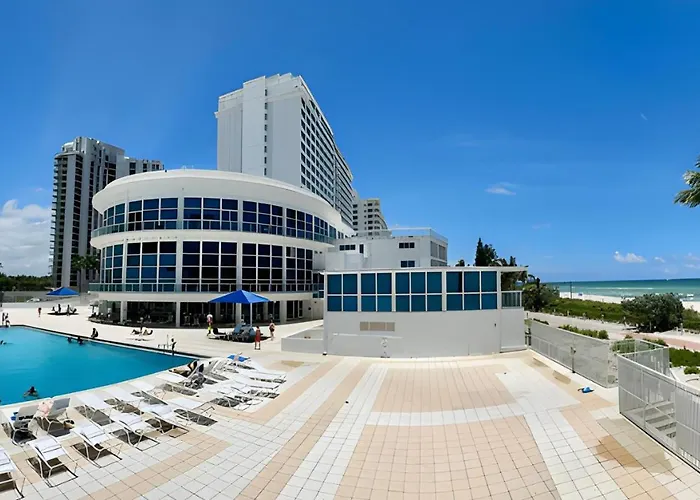 Seastays-Beachfront Apartments