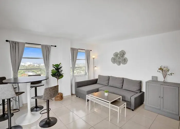 1506- 1Br & 1Ba Retreat With Stunning Intracoastal Views