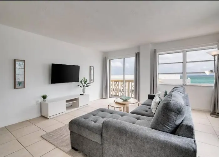 1201- Luxurious 1Br & 2Ba With Stunning Ocean Views