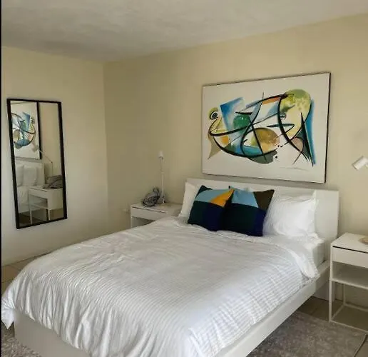1102- Stylish 1Br With 1Ba With Stunning City & Ocean Views
