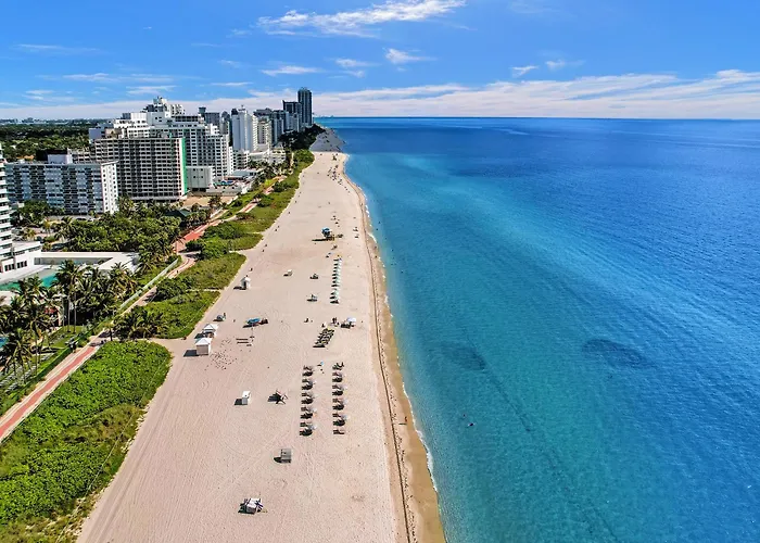 Charming Ocean View Condo Beach Service 806