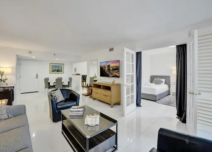 Ocean View Spacious 2 Bdr Condo Beach Service 609