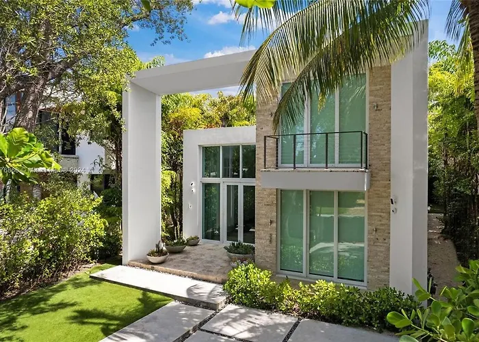 Villa Tranquil Luxe Modern Oasis With Private Pool In Miami Beach